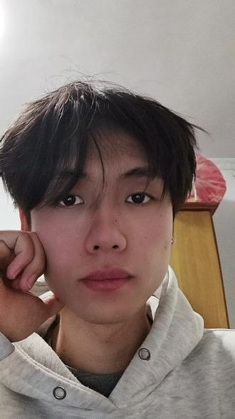 #打工人 #寒假工 #千问免单卡有效期延长至2月28日 #千问免单奶茶9小时破1000万单 曾经有一个红色巨人像我们证明了,没有“老板”我们一样可以过得很好。资本家都是给钱加钱让干活。不给钱加工作量的算不上资本家,最多也就是奴隶主,但凡让他们依法用工五险一金加班费,他就得倒闭。垃圾店铺就该关门。此视频内说的“老板,指,出钱房租买员工,然后自己每天不去店里工作那种。夫妻店亲自上场,招个员工帮忙的不算”