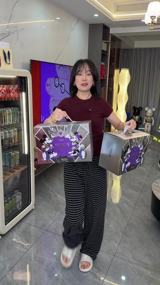 六一儿童节,小朋友收到#迪士尼 的零食大礼包肯定高兴得跳起来!#六一儿童节 #礼物 #零食大礼包 #儿童零食推荐
