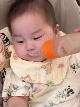 #婴儿米糊勺 #米糊勺 #按压式喂食器 #喂食器 #硅胶勺子