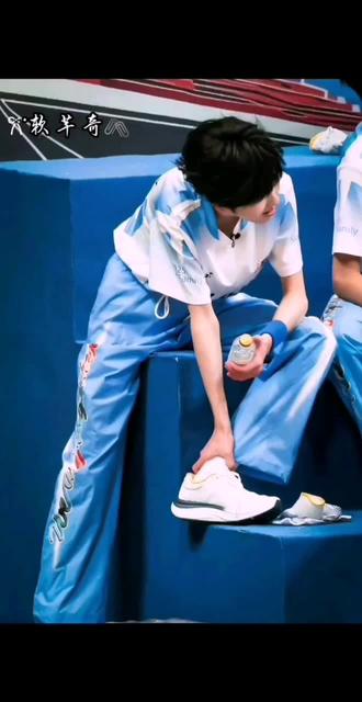 宝宝们你们要是真的爱他 就为他的以后着想好吗 好好做数据#左奇函 @会火