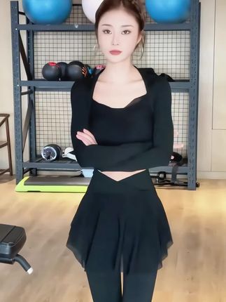 #健身穿搭 #运动长袖 #优雅气质 #运动女孩 #瑜伽服搭配