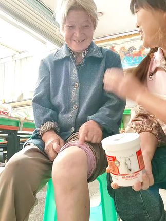 #母爱无私母爱伟大 #关爱老人 #父母的恩情一辈子还不完
