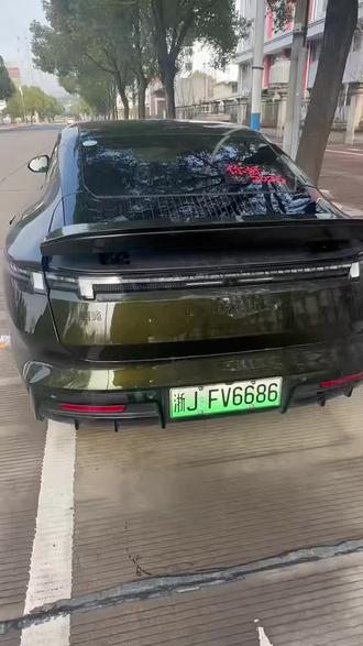 领克10超帅气的大尾翼#领克10EMP#新年开10就很行