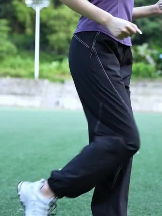 这款夏季休闲运动套装,面料柔软舒适,透气亲肤,高弹力,多种颜色,又…#瑜伽服 #健身服 #运动穿搭 #女生跑步运动服推荐 #街拍穿搭