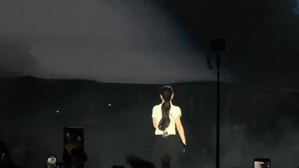 @单依纯 单姐下达任务:出数据!#单依纯 #中山草莓音乐节 #纯妹妹 #我管不住我自己 #单依纯出数据