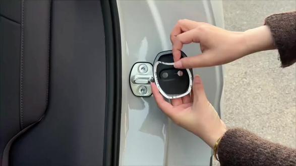 装完以后你会发现新大陆,建议各位车主尽快安装,防止后期出现车门内部零件出现异响的问题!#零跑 #零跑c11 #零跑b10 #零跑b10 #零跑c01