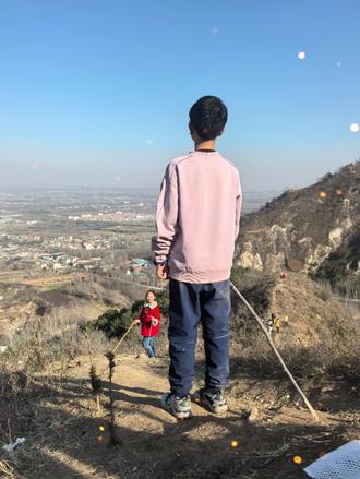 我想吾儿这一页应该是澄澈明朗岁岁顺遂安康,我守护我期盼,我想女儿这一页应是昭昭如愿岁岁安澜,我细数我珍重,我想当妈妈这一页应是岁岁念念唠唠叨叨,只盼儿女安好。#当妈妈后 #宝妈情感共鸣 #我的孩子我的家