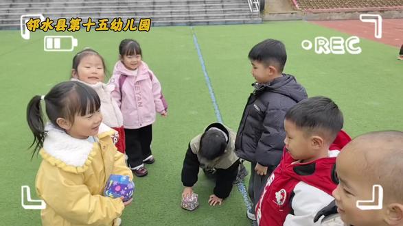 挑战解锁‼️
一物多玩,一个小沙包,解锁N种玩法!抛接、投掷……沙包,玩出满身活力。
#幼儿园教育 #游戏时间