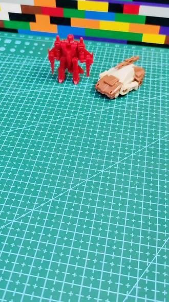 这种塑料拼装玩具,还有多少人记得呀?#热门 #变形金刚 #怀旧玩具 #拼装玩具 #8090后的童年回忆