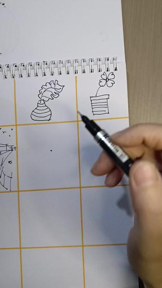 “宝子们,你们看,一张白纸,几个格子,就能变出一个温馨的小场景。
跟着我一起画吧,不用追求完美,享受线条在纸上流动的感觉就好。
画完可以在评论区晒出你的小世界哦~#创意绘画 #马克笔绘画 #中中老师爱画画