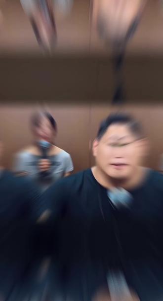 曾经做了十年流浪歌手,唱了十年歌,也因为唱歌遇到了自己的福贵之人——喻雷#陈州夫妇