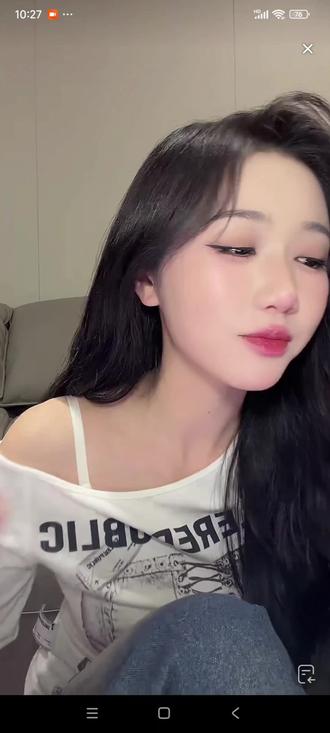 岳雨婷:今天会签很多签名照,拍摄《天亮了你就回来了》的时候拍了很多拍立得,也和何聪睿拍了拍立得,现在在和申浩男拍珀莱雅的品牌剧,5月17号会和申浩男去直播间
#岳雨婷 #何聪睿 #申浩男