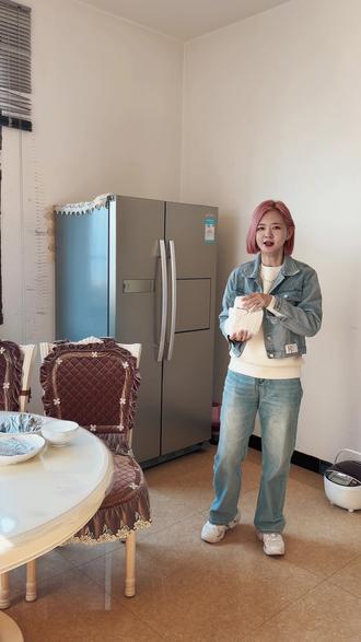 大年初一早上我们不吃荤,而是吃吃糯米粑粑或者饵块,寓意新一年团圆美满,日子越过越甜蜜!
#云南东川美食 #云南美食小吃