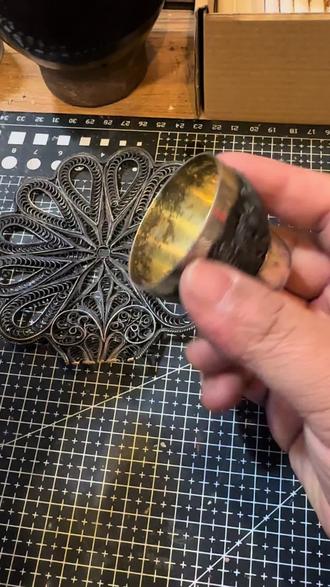 望闻问切鉴别银器,光谱有他的局限性,还是要看氧化,代入年代和使用场景来分析,捡漏也要有知识储备的#银器