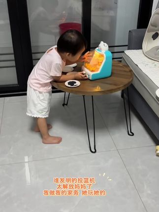 这个感应投篮机游戏机也太好玩了吧,一个人玩大半天。我做我的家务、她投她的篮球,真的太省妈了!!