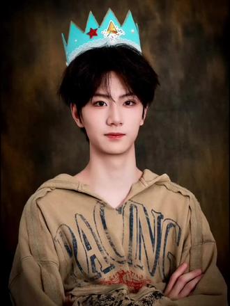 "你说他出不了道,可如果李煜东执意要出道呢” Yc:隔壁#李煜东 #李煜东四代唯一神颜吉他手 🎸@昱只世俗 Echo @bictlo.