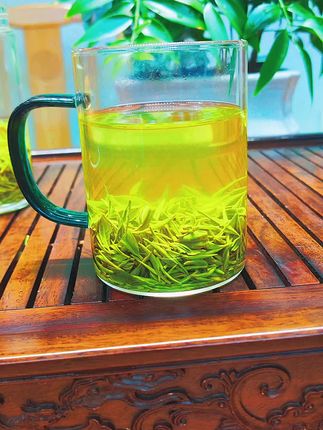 喝了这杯茶,去给罗老大浇菜园喽@罗记说茶 @开心茅逗 @开心小助理 @春来话酒