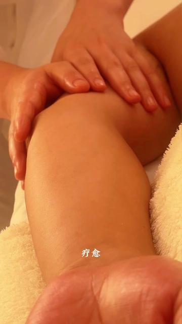 疗愈是心灵的一场温柔洗礼,当我们沉浸在自我疗愈的旅程中,我们会倾听内心的声音,接纳自己的不完美,释放那些被压抑的情绪
#调理身体 #抚触疗愈 #健康养生 #疗愈师培训 #SPA