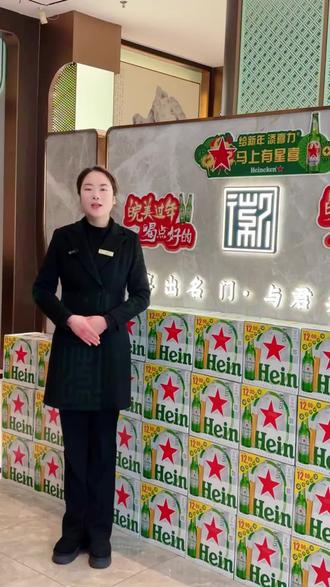 一盒徽州味,满是岁月香。
我们以徽州人独有的腊味工艺,
徽宴禧悦楼年货大礼包
为您呈上最地道的家乡淳朴年味。
#年味#家的味道#徽宴禧悦楼