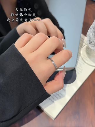 高级男女佩戴素圈洗澡不变色#时尚饰品 #今日分享 #礼物推荐 #日常分享࿆ #好物分享