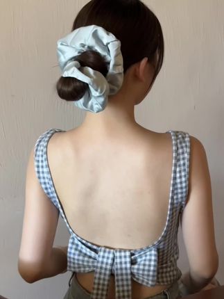 随手扎一个慵懒随意的低丸子 #发圈头绳#发饰#发型教程#低丸子头#手残党也能学会的发型教程