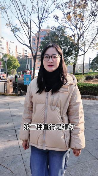 闯红灯扣6分,以下几种情况,不算闯红灯哦 根本不会扣分,快收藏好~#闯红灯 #闯红灯害人害己 #红灯 #违章 #闯红灯抓拍 @抖音汽车 @抖音小助手