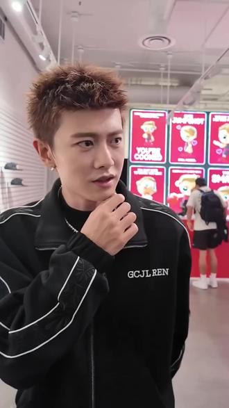 任嘉伦东契奇联动宝子们🤩🤩🤩
77x全明星周末线下活动今天邀请了好多人去
国超家是羡慕77的一天,我们是羡慕国超的一天😭😭😭#卢卡东契奇 #77x