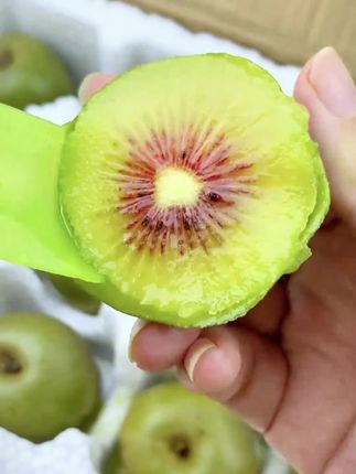 又到了吃红❤️猕猴桃🥝的季节,每一口都是甜蜜的味道😍 #猕猴桃 #红心猕猴桃 #纯甜无酸 #孕妇水果 #奇异果