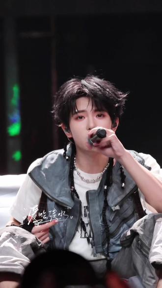 什么是萌脸烧
#荣耀之战 #ryzz #穆祉丞 #舞台 #萌脸烧