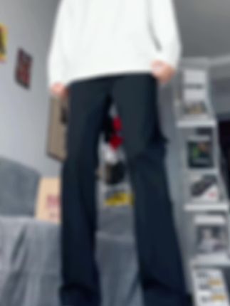 入秋了,这款微喇牛仔终于穿上了#男生穿搭 #显高显瘦穿搭 #宝藏裤子推荐 #牛仔裤 #百搭裤子