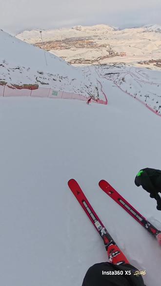 打卡将军山第三陡雪道野卡峡(n1)33°坡,一镜到底#将军山滑雪场 #野卡峡 #滑雪 #向光道 #抖加小助手 @卢卡狮