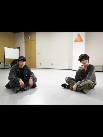 当staff说∶“没有人能救你”
小杰∶”可是…我哥哥会哦”
#橹穆 #橹穆99