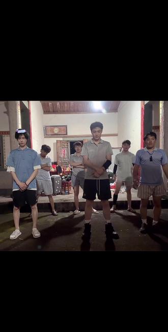 我们一起跳舞吧#非常打扰组合 @陈小佳 @孟令辉 @土豆🥔、 @何秋亊 @啊哈~(大大怪) @杰尼龟