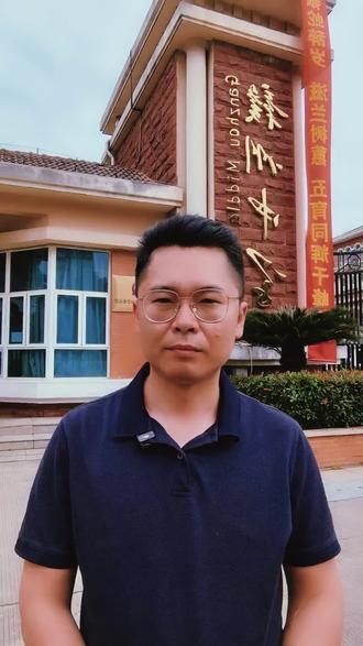 赣州高中教育的一张名片,江西省首批示范高中——赣州中学。2010年建校,高起点高标准,办学成绩优异,是很多赣州学子向往的学校。今天带大家了解它的发展历程。#赣州中学 #赣州市 #章贡区 #江西 #江科附中