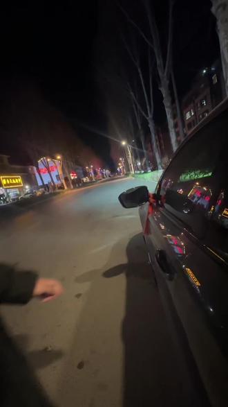 黄色的树林里分出了两条路 而我选择了人迹更少的一条#飞驰人生3转场 #星瑞