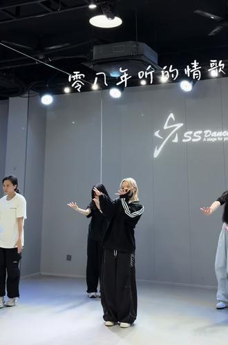 如果早起对我有利,我希望是宾利。
#零几年听的情歌 #rb #贤贤x编舞 #帅哥街舞 #hiphop