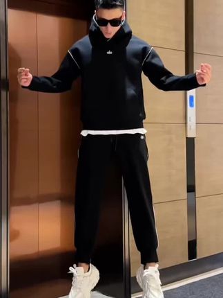 #秋季潮流百搭卫衣卫裤两件套 #休闲套装穿搭 #显瘦减龄两件套