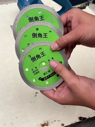 #瓦工 #瓦工铺贴瓷砖 #瓦工工具 #角磨机#切割片