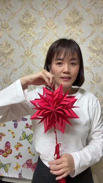 新年快到了,带孩子一起制作超漂亮的立体新年挂饰,一看就会。记得来交作业呦。#真实生活分享计划 #手工 #幼儿园手工 #幼儿园元旦环创