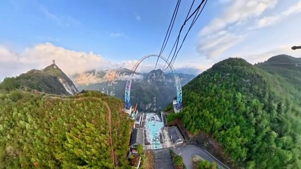 勇敢的人先享受世界~~~
#云阳龙缸尖叫之旅 #云阳龙缸云端彩虹秋千#云阳龙缸云端秋千 #征龙缸揽山河徒步挑战赛#龙缸景区飞拉达