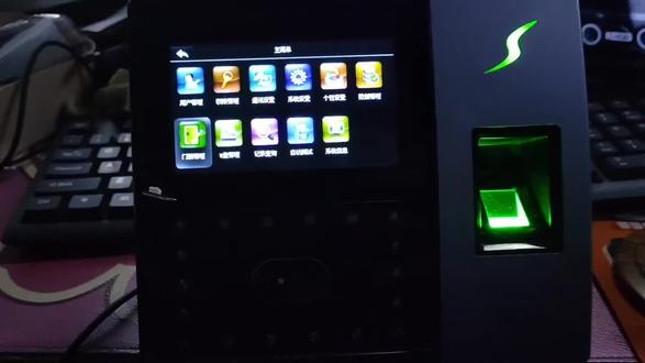 中控考勤机
型号:iface 702
功能演示操作
U盘管理功能介绍
第十集