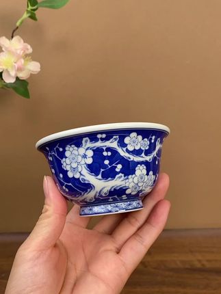 蓝底满绘冰梅压手杯… #今日分享 #高端茶器 #主人杯 #手绘陶瓷 #茶器之美 @DOU+小助手