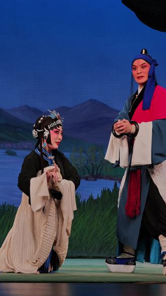 长安大戏院首演•新鲜出炉的《野猪林》第一弹:马曌饰林冲,王思佳饰林娘子~#经典剧目精彩演绎 #传承戏剧经典 #野猪林#马曌#王思佳