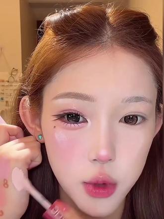 谁还不知道提亮的重要性!还在用粉状提亮 卡粉的姐妹一定要来试试这个超水润的提亮液!
#提亮 #提亮液 #面中提亮 #液体提亮 #提亮液推荐