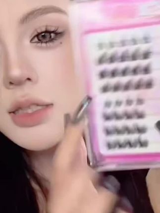 终于找到了我的人生睫毛 自带眼线的狐系睫毛,简单四簇就能轻松改变眼型 姐妹们真的绝美,我真的爱了!#假睫毛 #狐系睫毛 #仙女必备 #狐系眼妆@DOU+小助手 @DOU+好生意