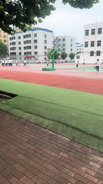 一初中体育考试开始了