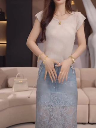 2025春夏高定烫钻牛仔半身裙女新款拼接提花蕾丝牛仔蕾丝半身裙#半身裙#牛仔半身裙#蕾丝半身裙#拼接半身裙#显瘦半身裙