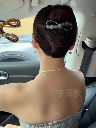 韩版轻奢八字扭扭夹,时尚潮流百搭#扭扭夹#夹子 #发夹 #头饰发饰#盘发
