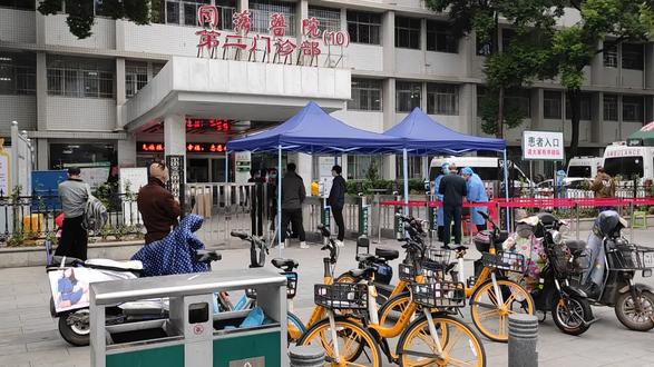 武汉同济医院解封了,但疫情防控很严(2022年10月28日
