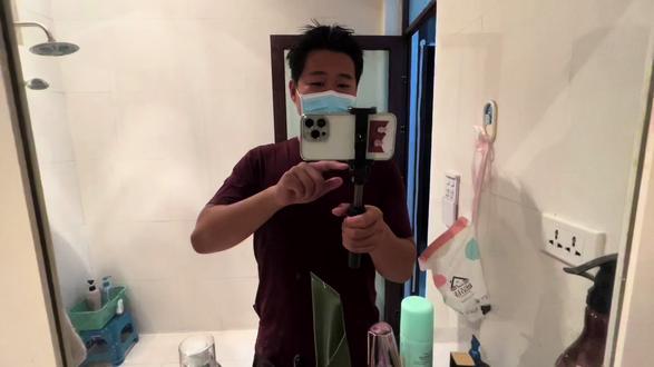 世华竟然偷偷嘬奶嘴?四姨这么虚伪?还好有帅小猪在家。